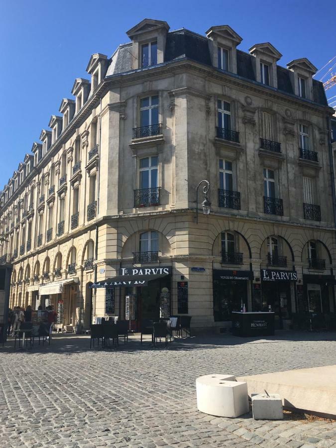 Bedinreims "Burgundy Bottle" 110M2 Exceptional, 4 Chambres Doubles, 2 Bain, Free Park & Wifi, Tout Equipe Exterior foto